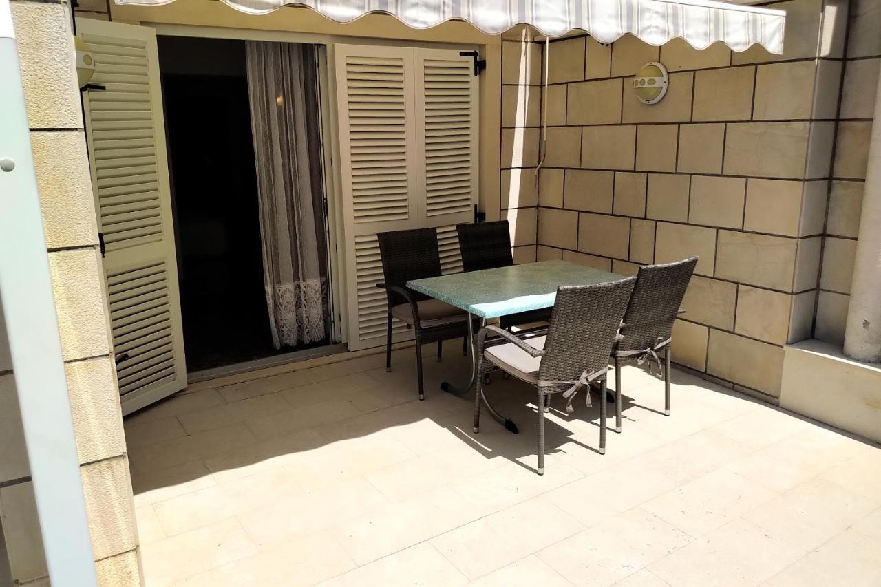 Sun Residence Брела Екстериор снимка