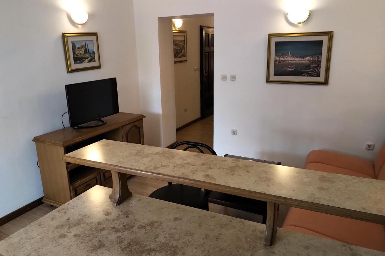 Sun Residence Брела Екстериор снимка