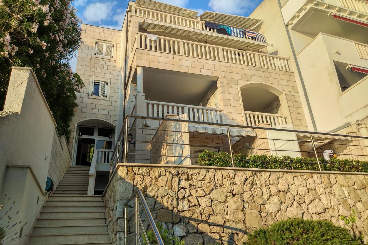 Sun Residence Брела Екстериор снимка